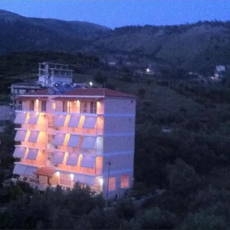 Hotel George Rooms&suites Himarë