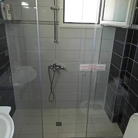 Ξενοδοχείο George Rooms&suites Χειμάρρα
