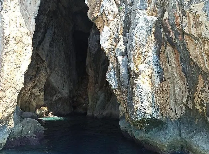 Hotel George Rooms&suites Himarë