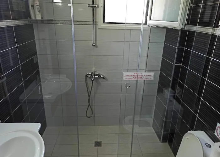 Hotel George Rooms&suites Himarë