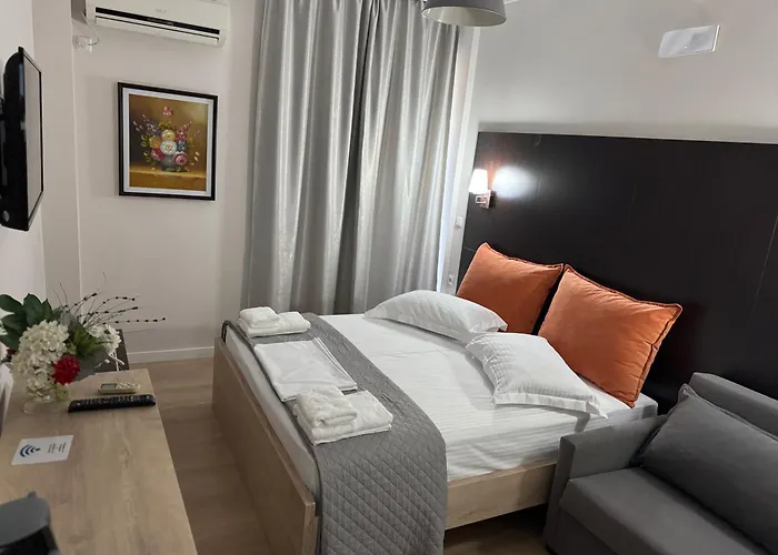 Hotel George Rooms&suites Himarë