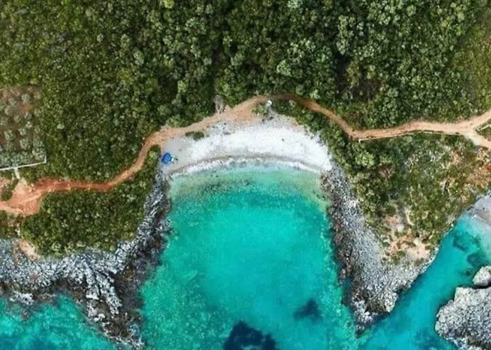 George Rooms&suites 3* Himarë